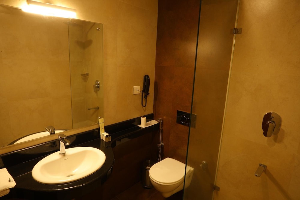 Quality Airport Hotel 30/32