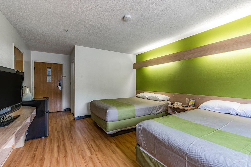 STANDARD, 2 QUEEN BEDS, ACCESSIBLE