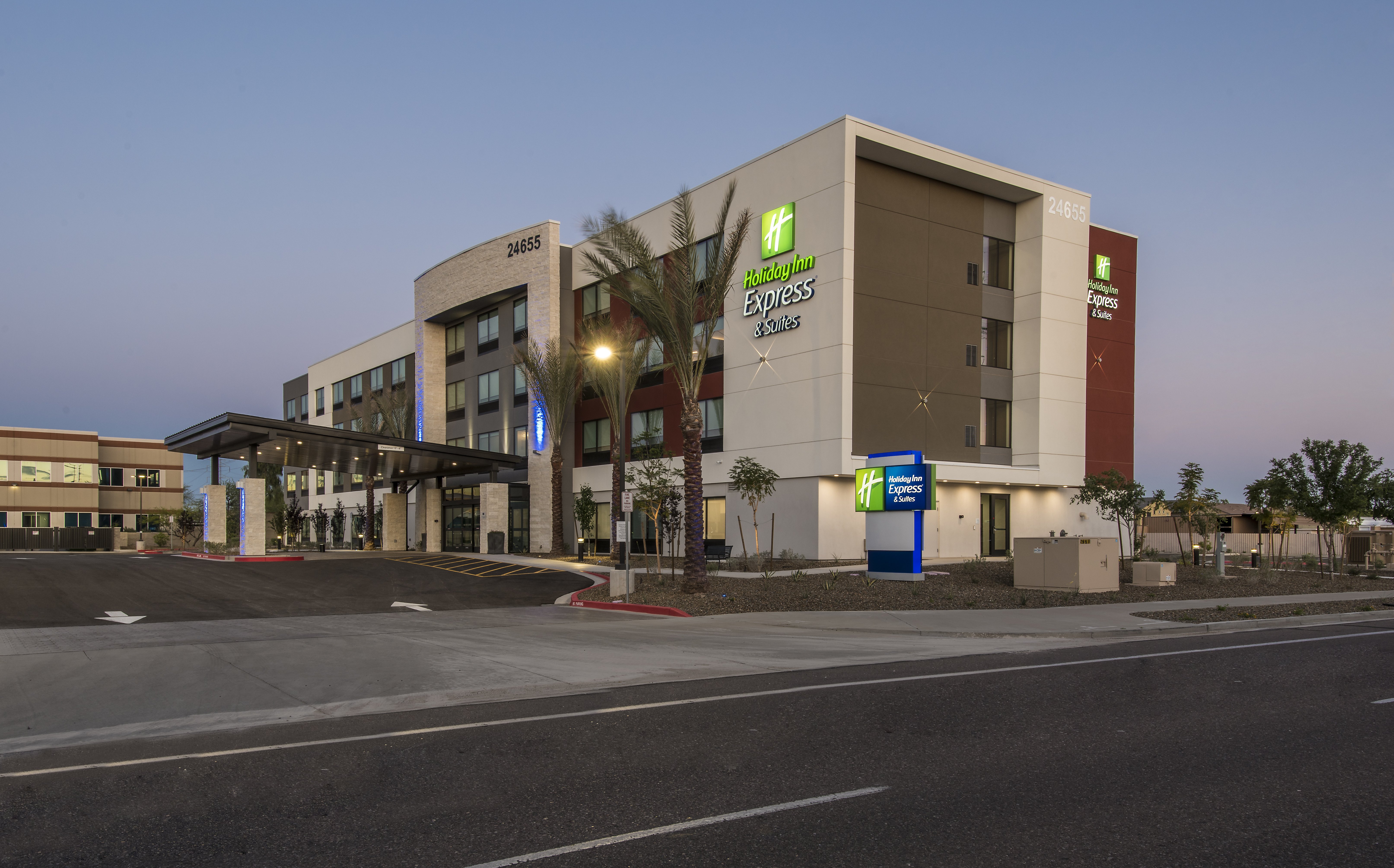 Holiday Inn Express and Suites Phoenix North Happy Valley an IHG Hotel 59/64