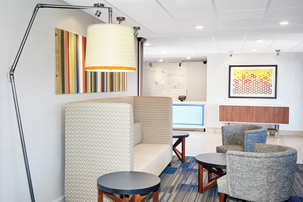Holiday Inn Express Sheboygan-Kohler (I-43) 36/47