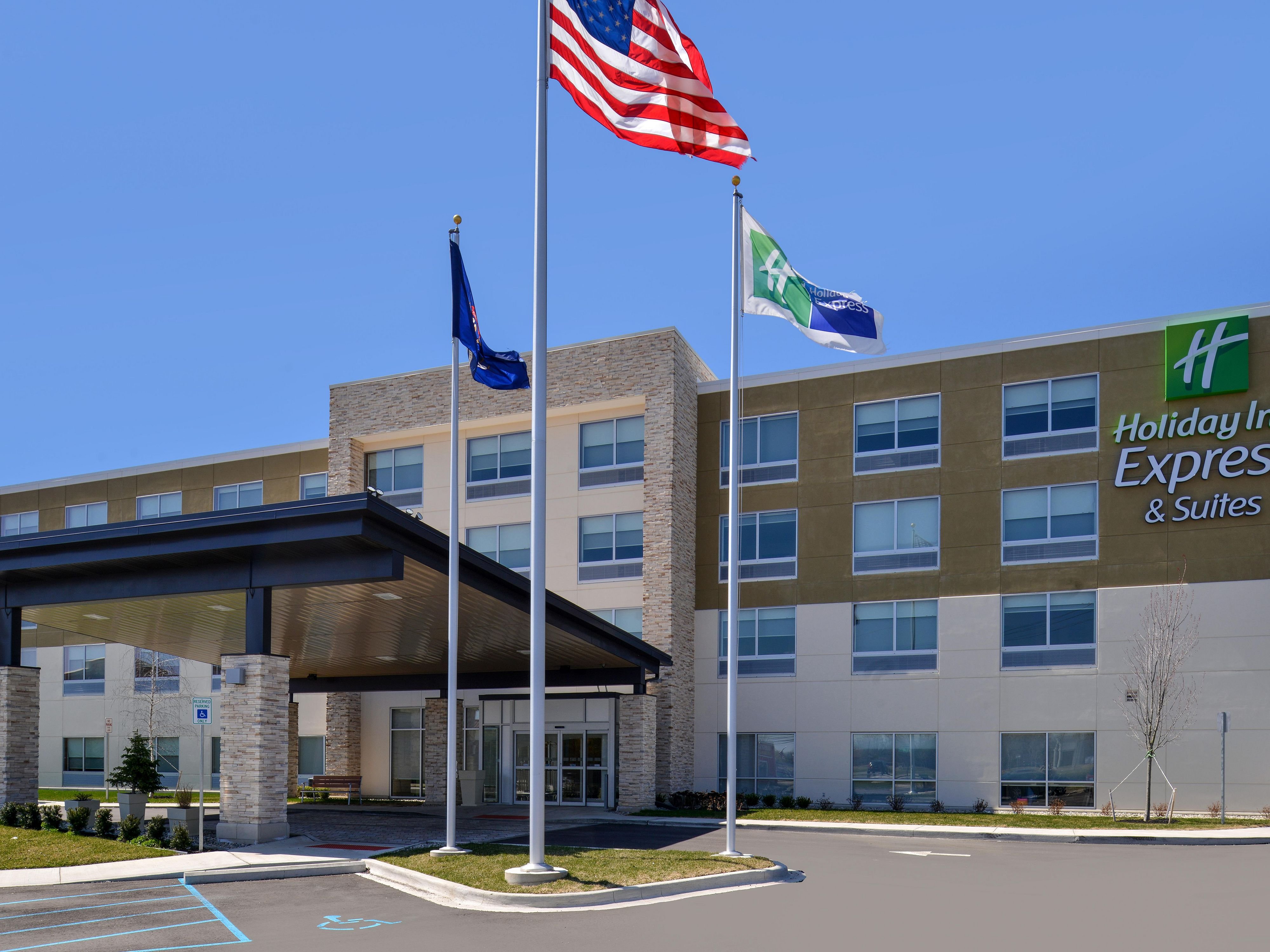 HOLIDAY INN EXPRESS & SUITES BRIGHTON SOUTH - US 23 50/51
