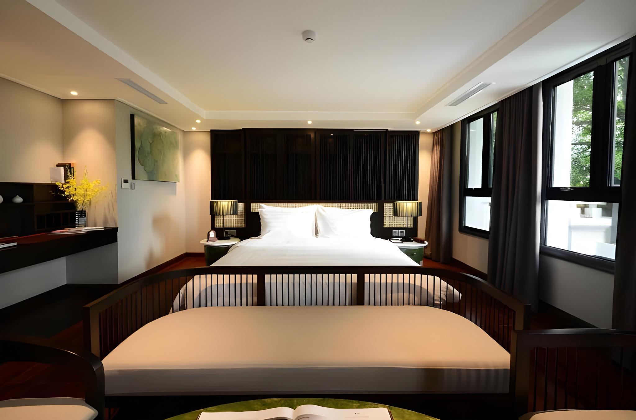 City, Suite