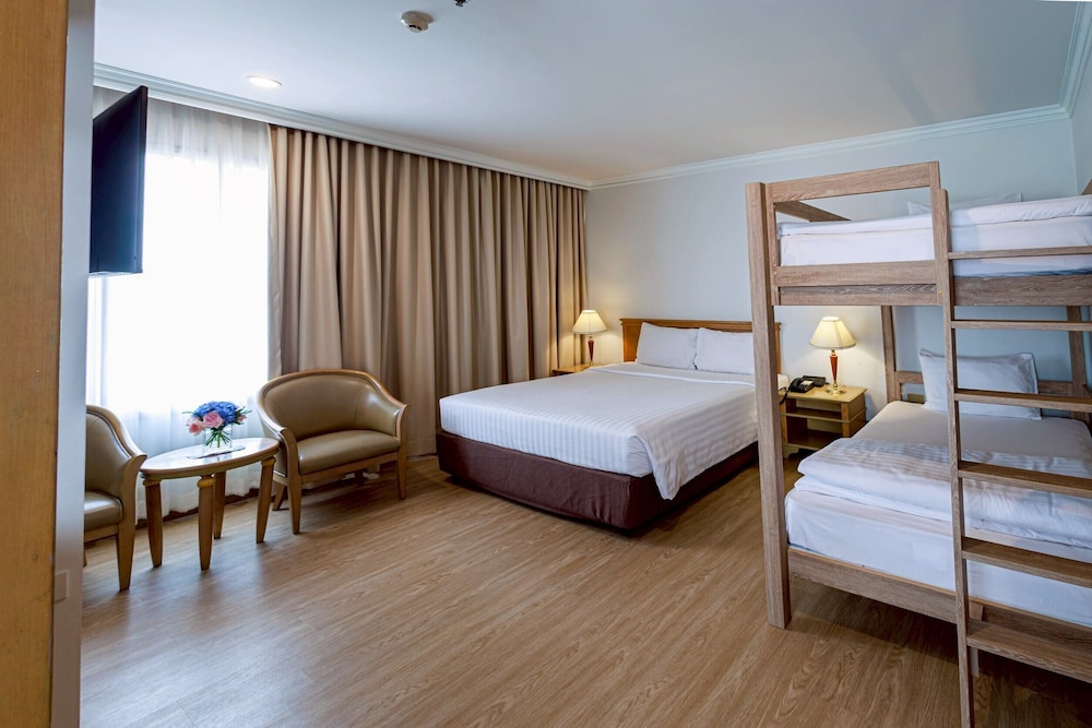 Prince Palace Hotel 26/70
