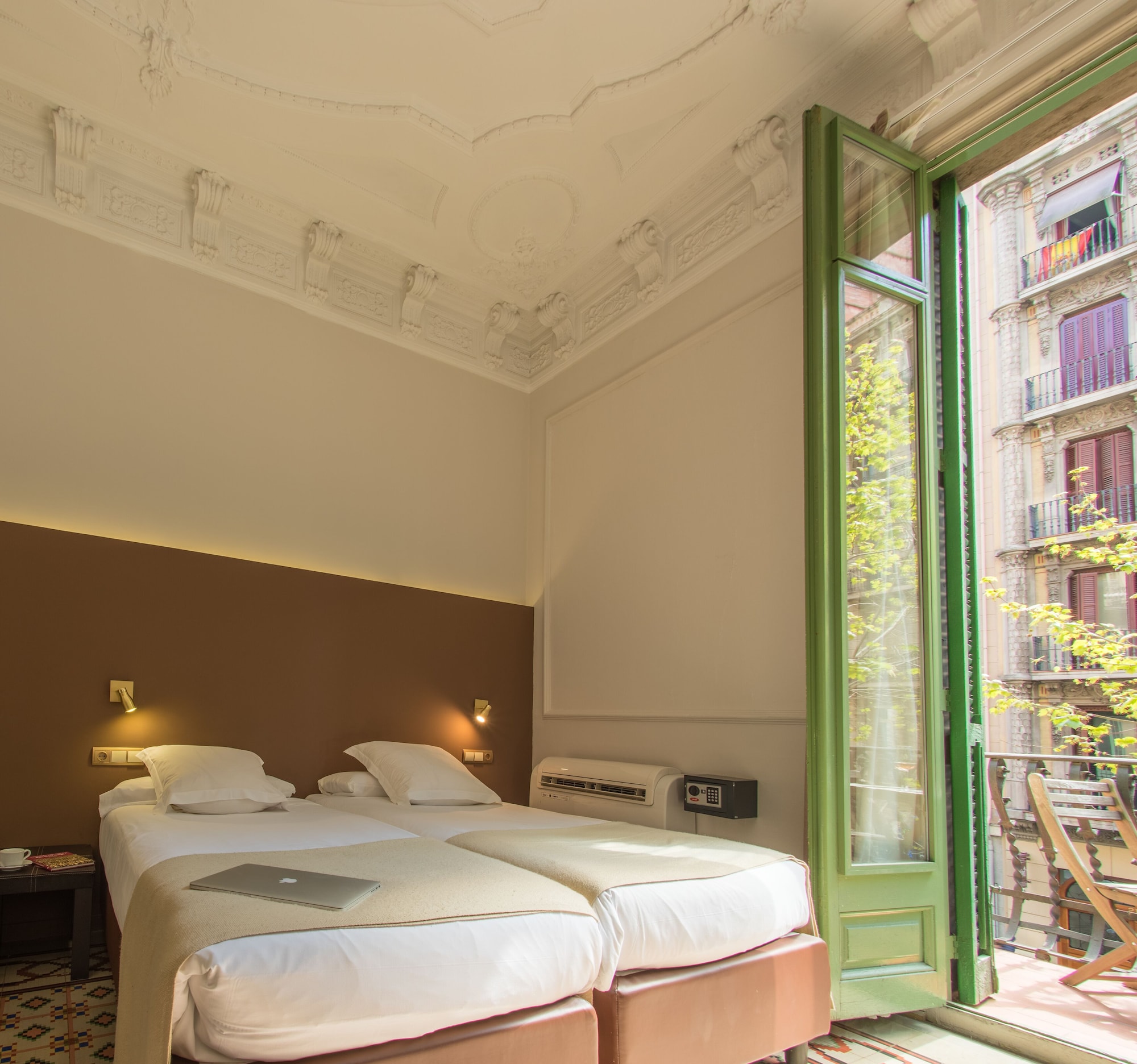 ROOM, DOUBLE BED, CITY VIEW, BALCONY