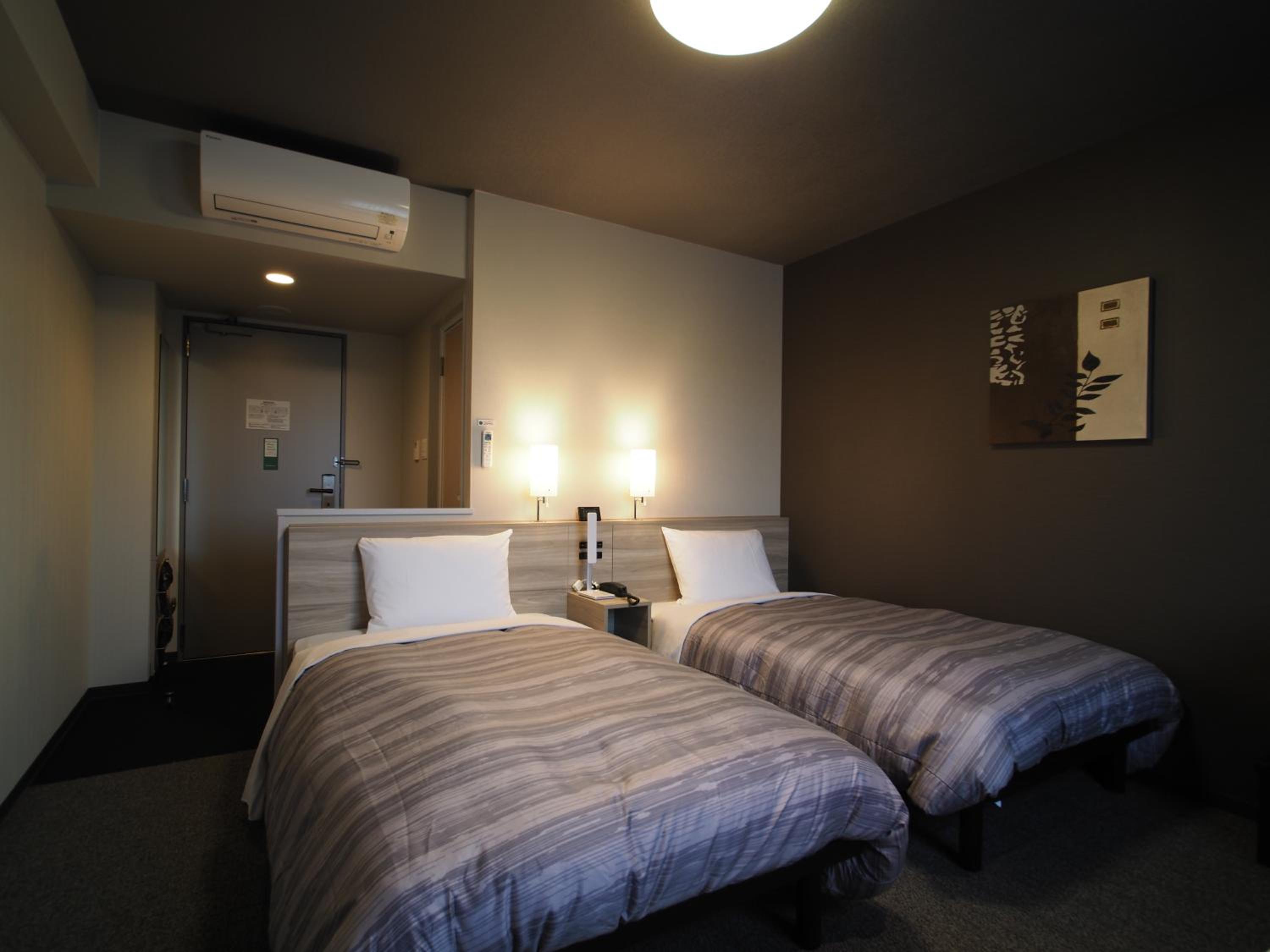 Room, Twin Beds, Electronic Cigarette Only, Smoking