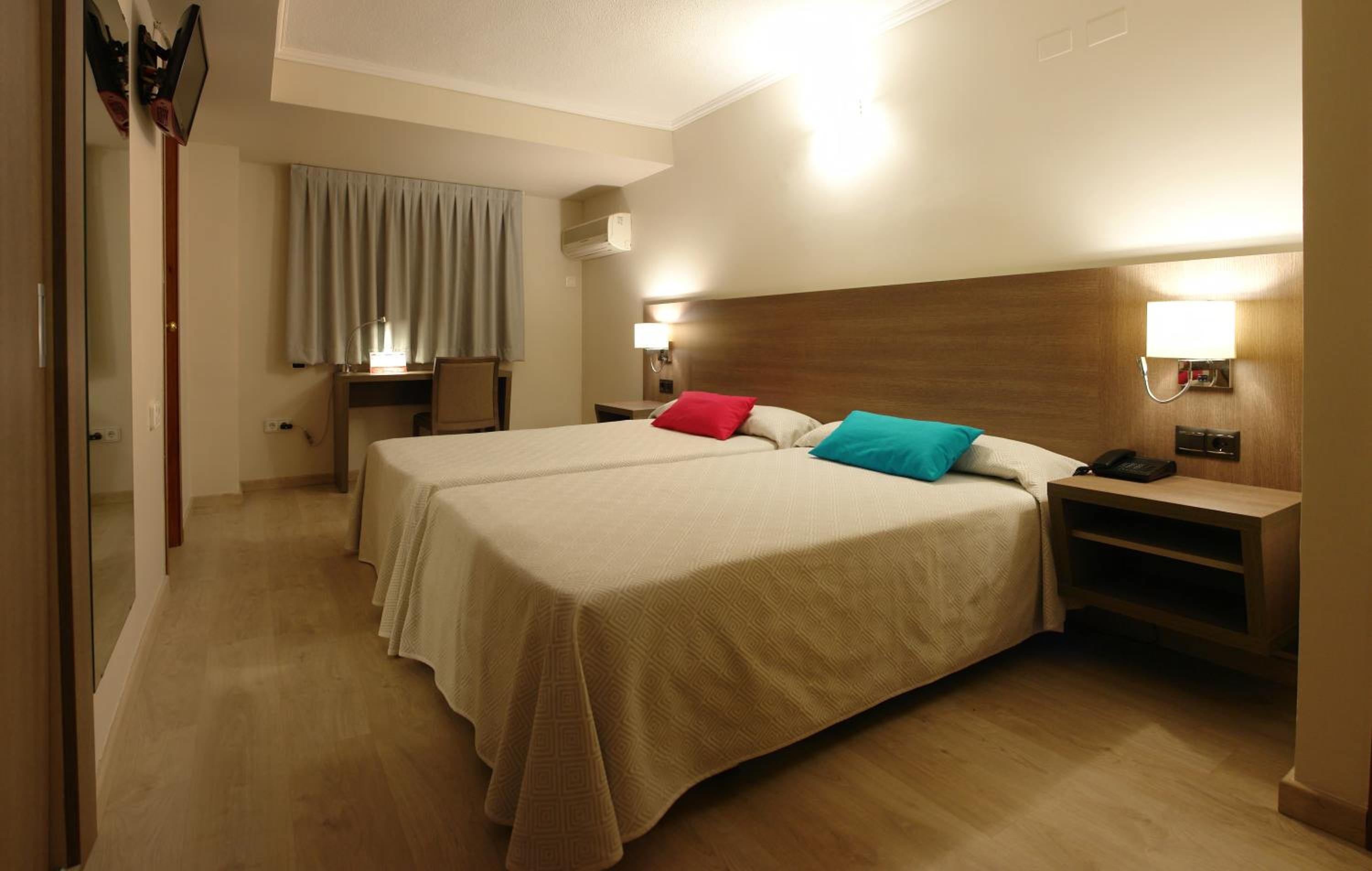 Hotel Avenida Plaza 10/41
