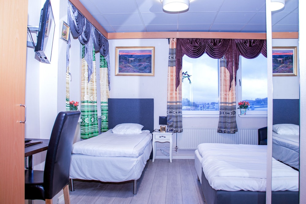 Euroway Hotel 33/50