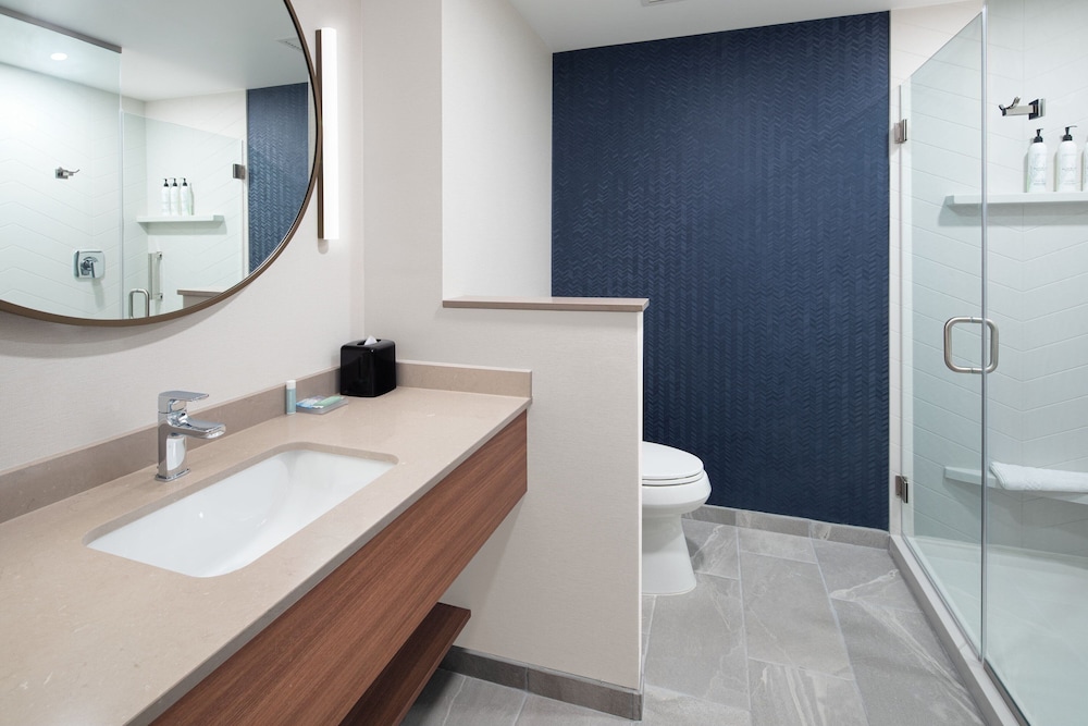 Fairfield by Marriott Inn & Suites Whitsett Greensboro East 20/21