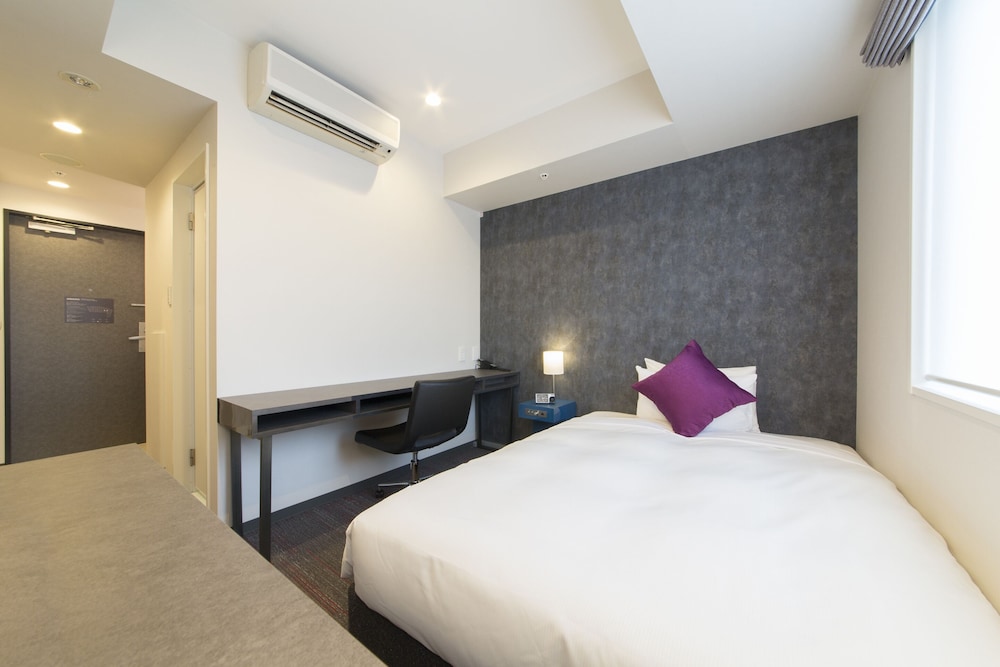 SEMI ROOM, MODERATE, SINGLE, SEMI DOUBLE BED