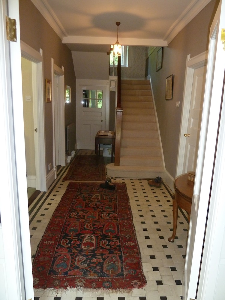 The Old Vicarage B&B 8/50