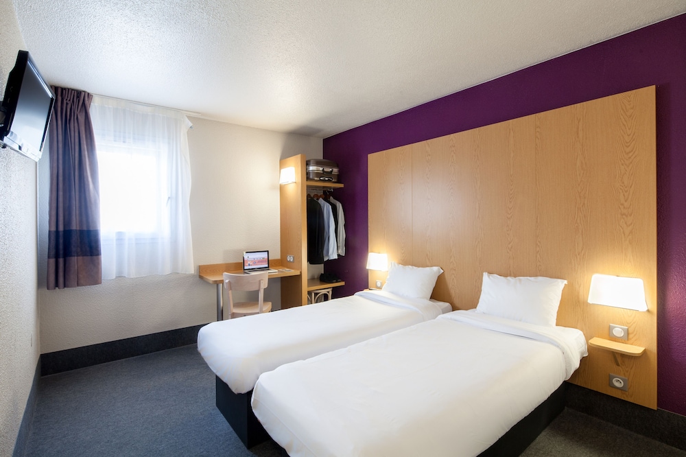 ROOM, TRIPLE