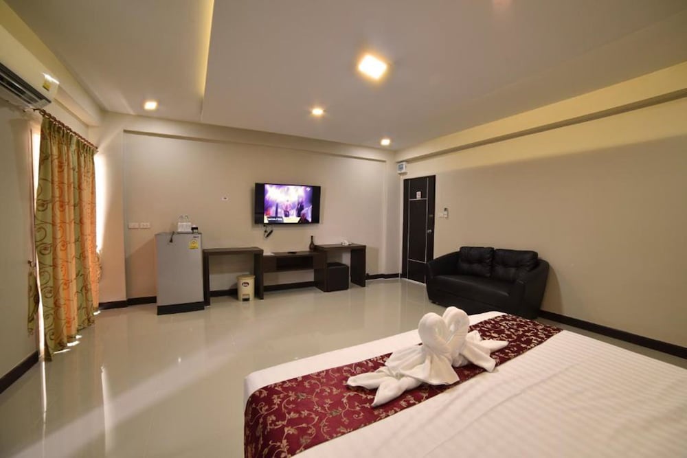 Gold Airport Suites 24/66