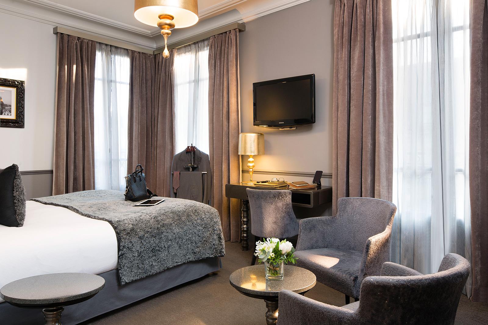 SUPERIOR, DOUBLE OR TWIN BED