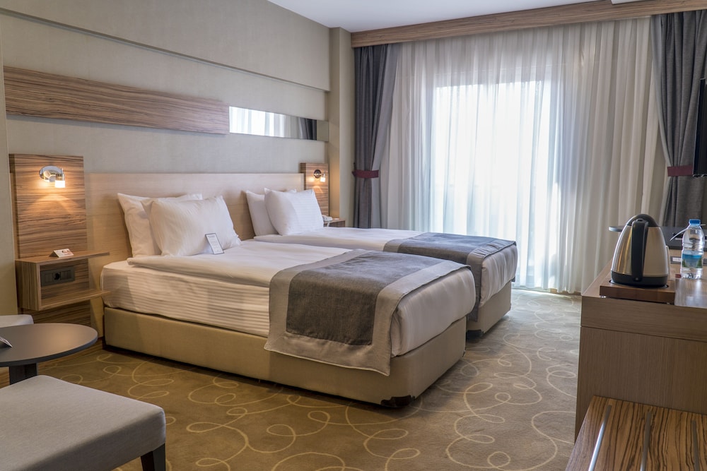 Greymark Hotel 13/57