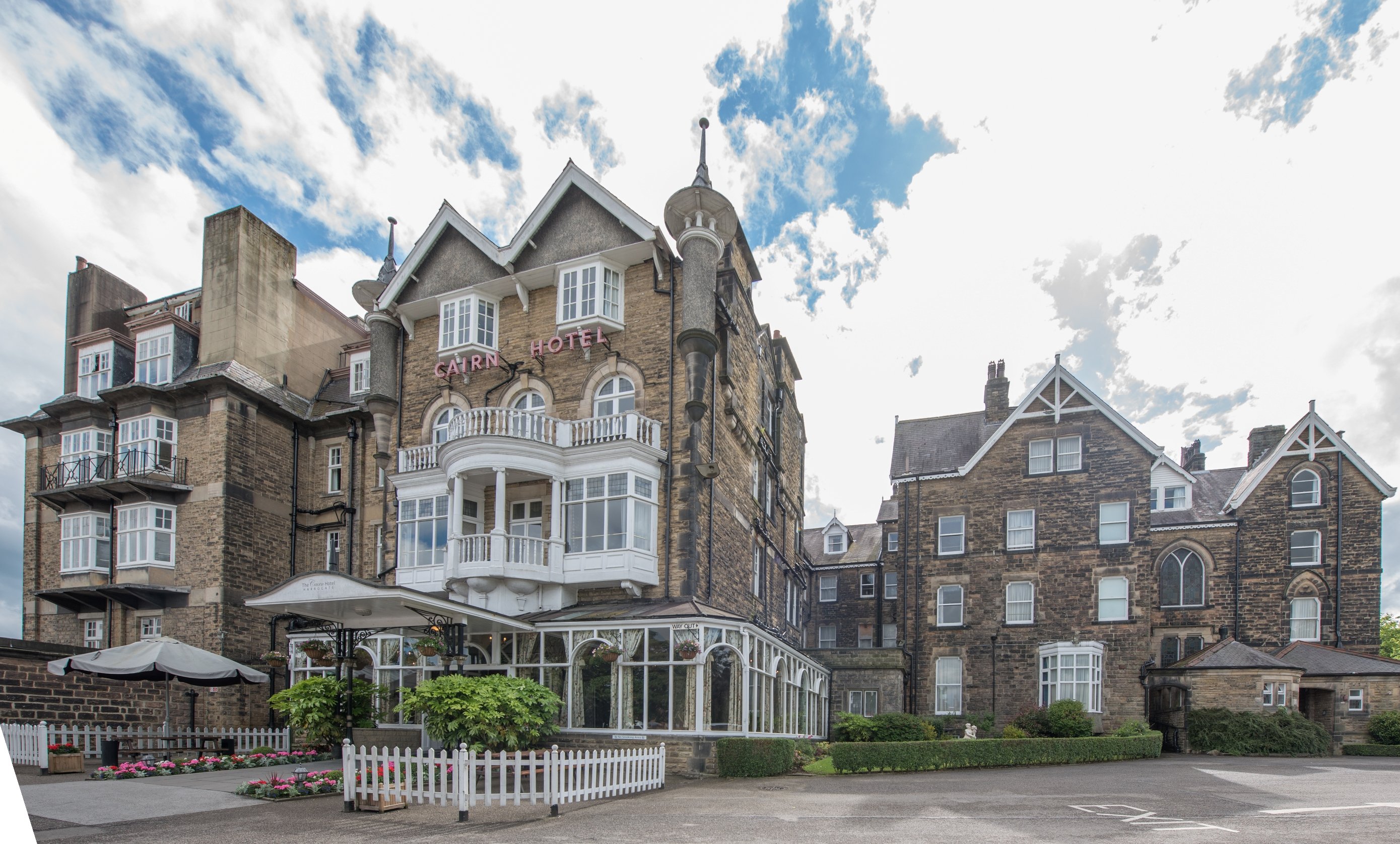 Cairn Hotel 44/50