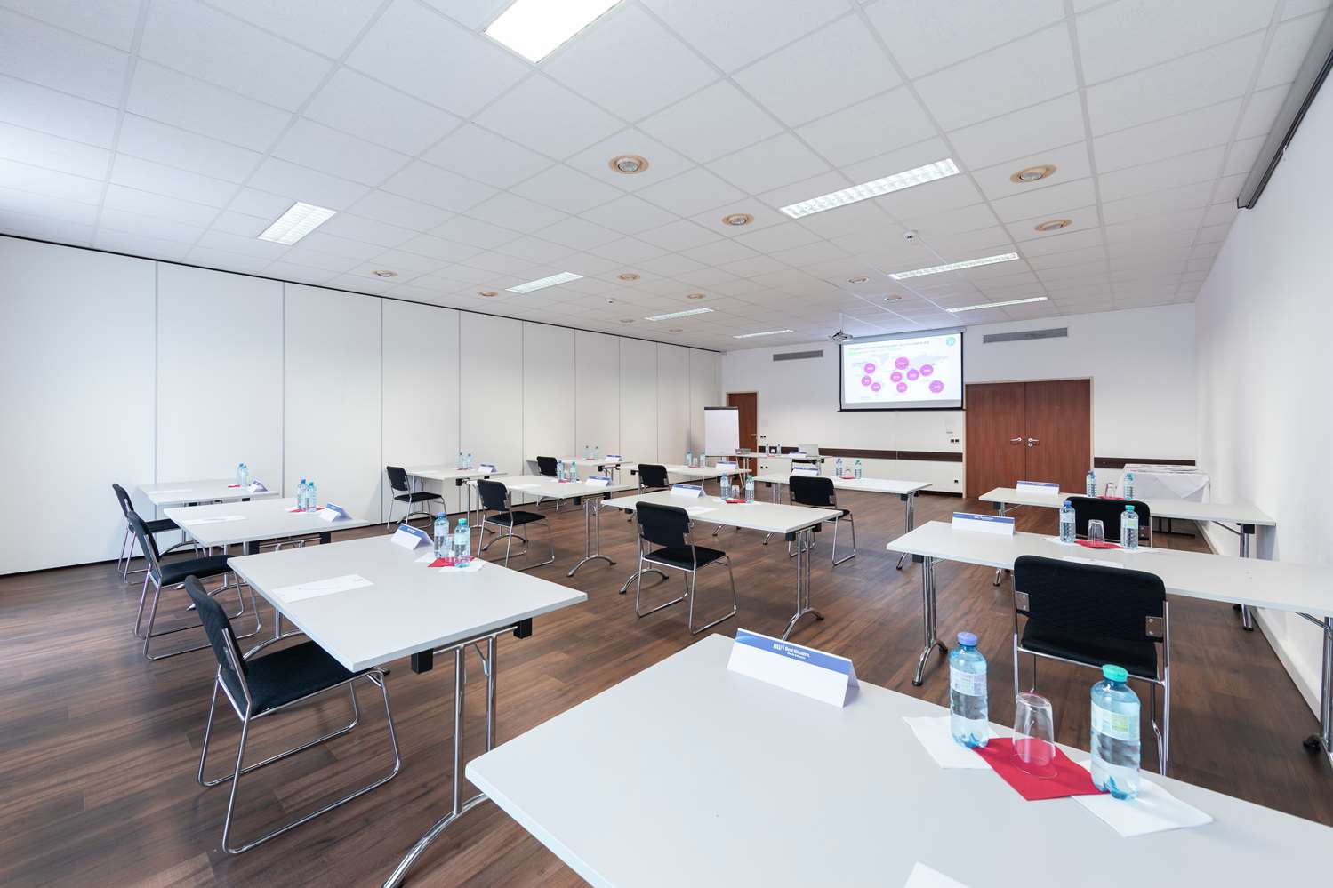 Smart Hotel Voesendorf 61/66