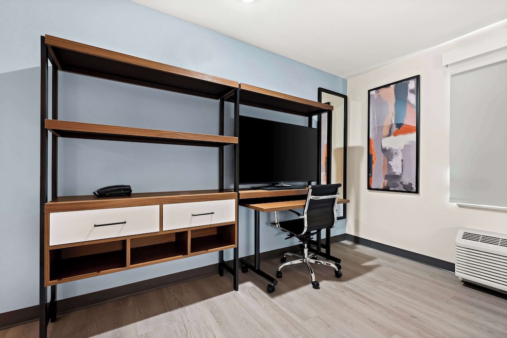 Everhome Suites Huntsville - Research Park 50/60