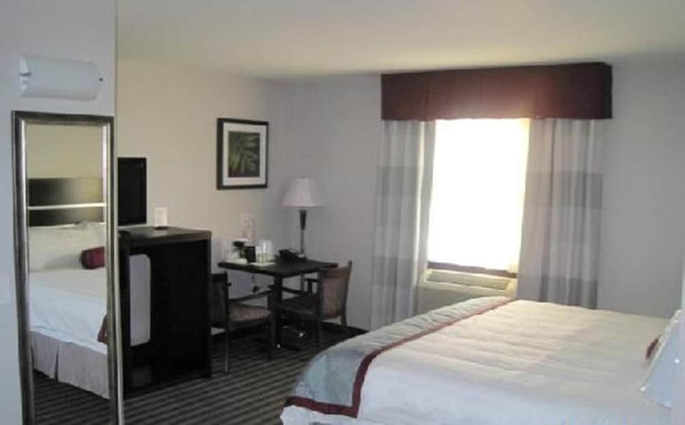 Super 8 By Wyndham Saskatoon Near Downtown 17/46