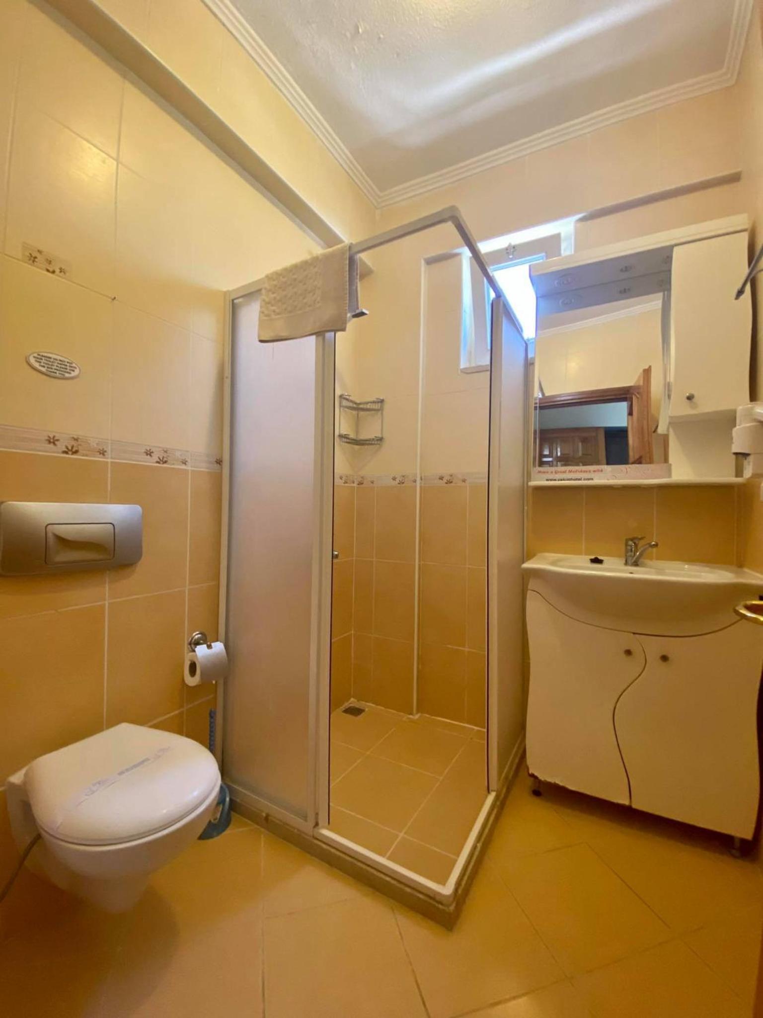 Erkan Tumen Yalcin Hotel 39/50