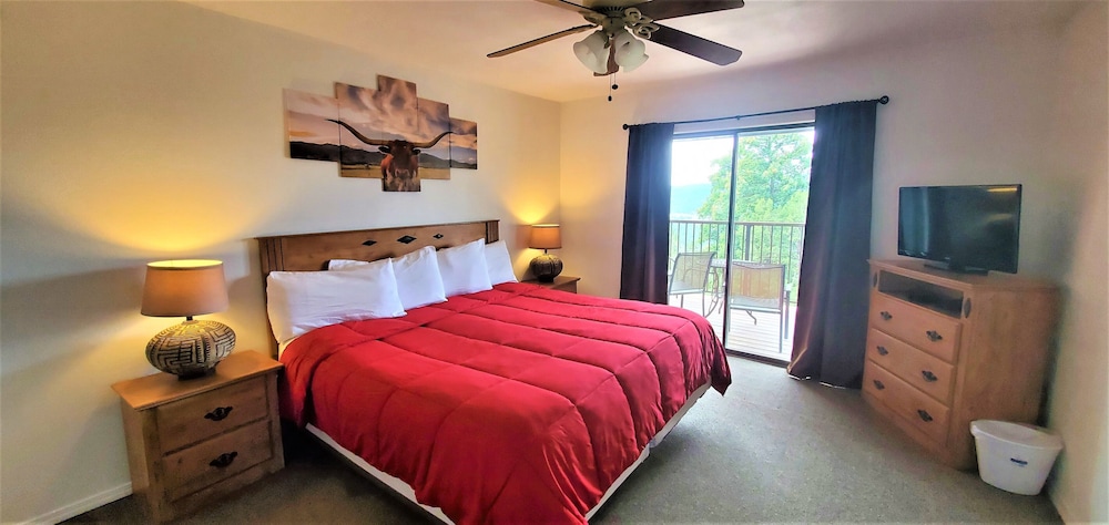 High Sierra Condominiums 19/67