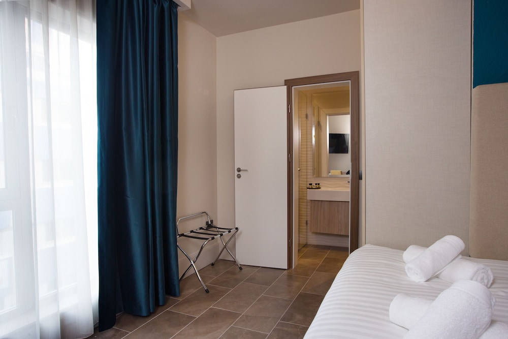 DDREAM HOTEL 19/63