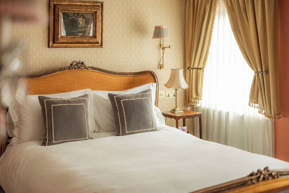 LUXURY, DOUBLE BED