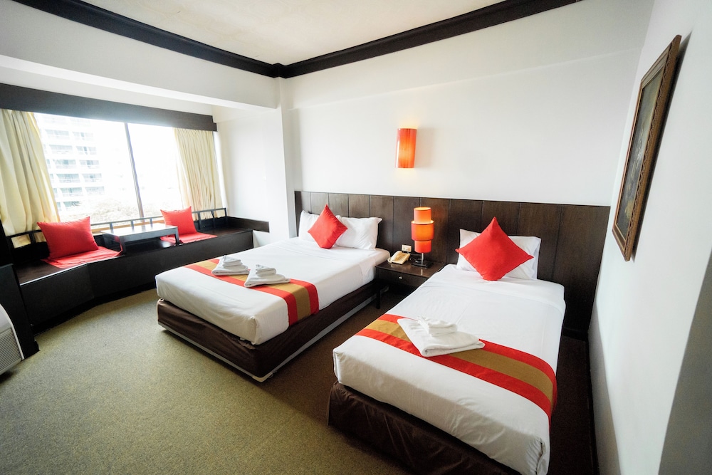 Mountain Beach Hotel 25/73