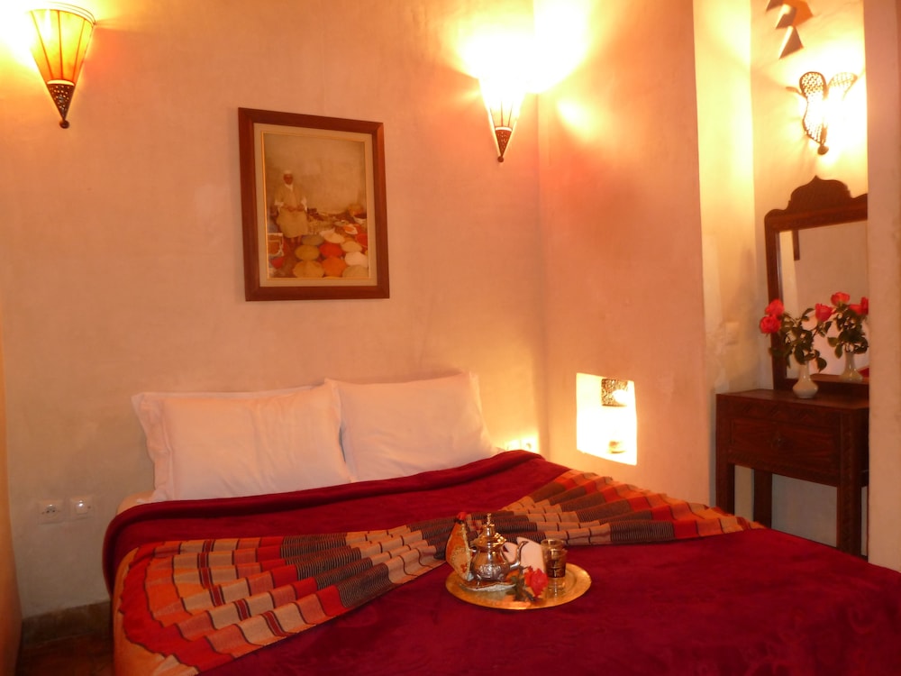 Riad Carina 22/75