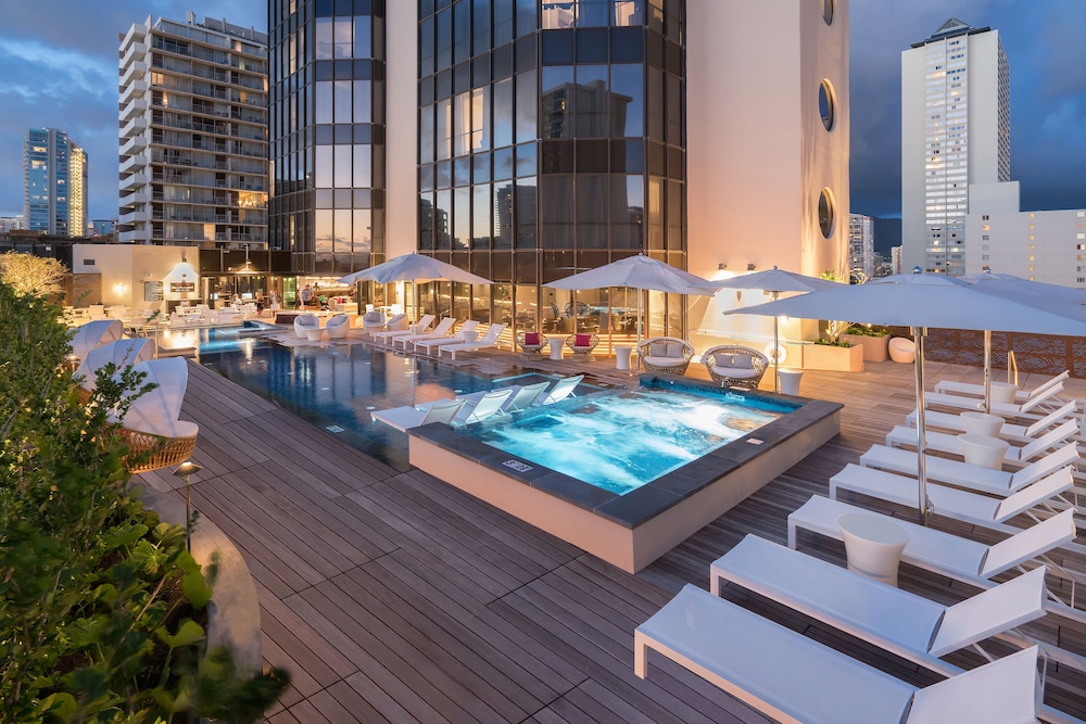 HYATT CENTRIC WAIKIKI BEACH 64/69
