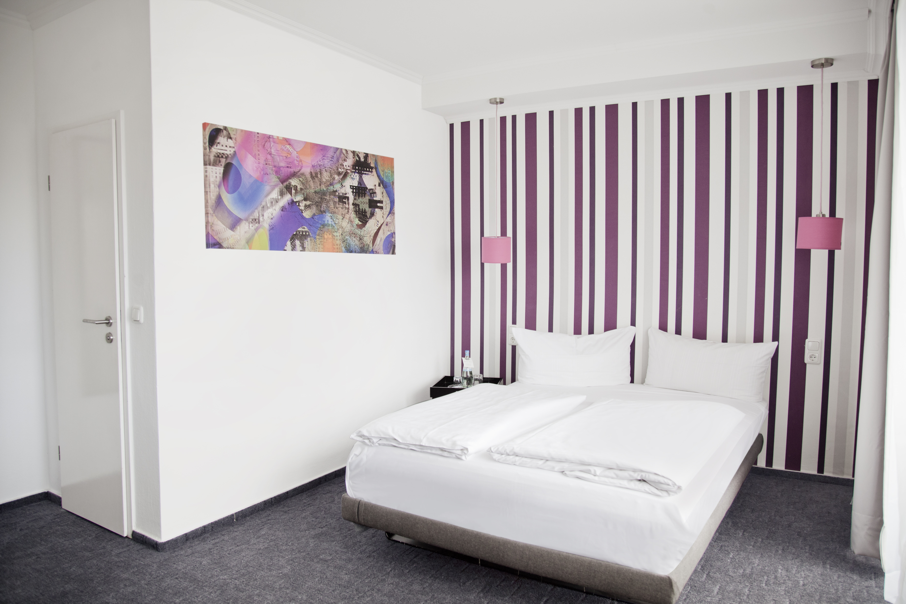 غرفة كومفورت بسرير مزدوج