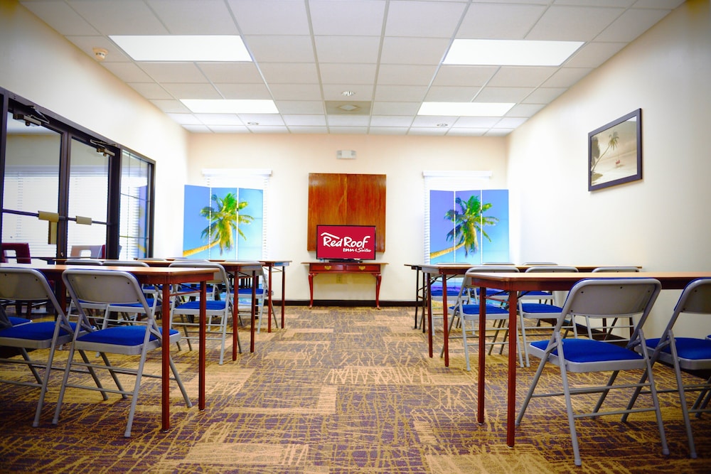 Red Roof Inn & Suites Commerce 28/33