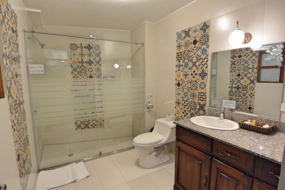 غرفة قياسية بسرير كوين، Hotel La Basilica Quito 9/9