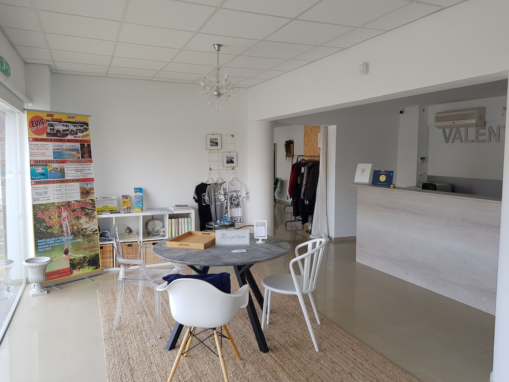 Valentinos Apartments 4/47