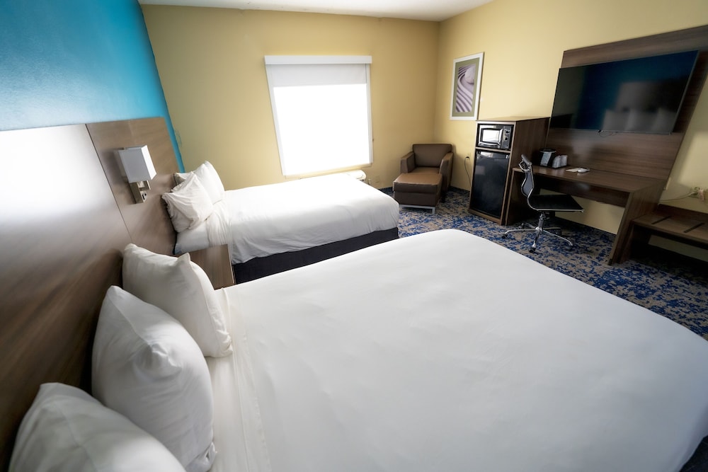 Quality Inn & Suites Monroeville South 8/26