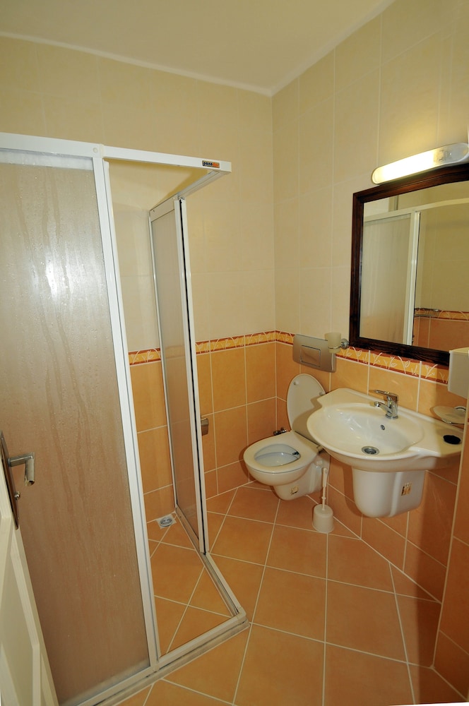 Ilkiz Beach Hotel 50/50