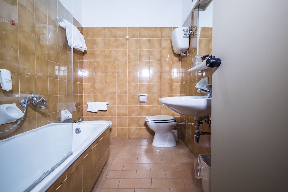 Vega Hotel Perugia 70/70
