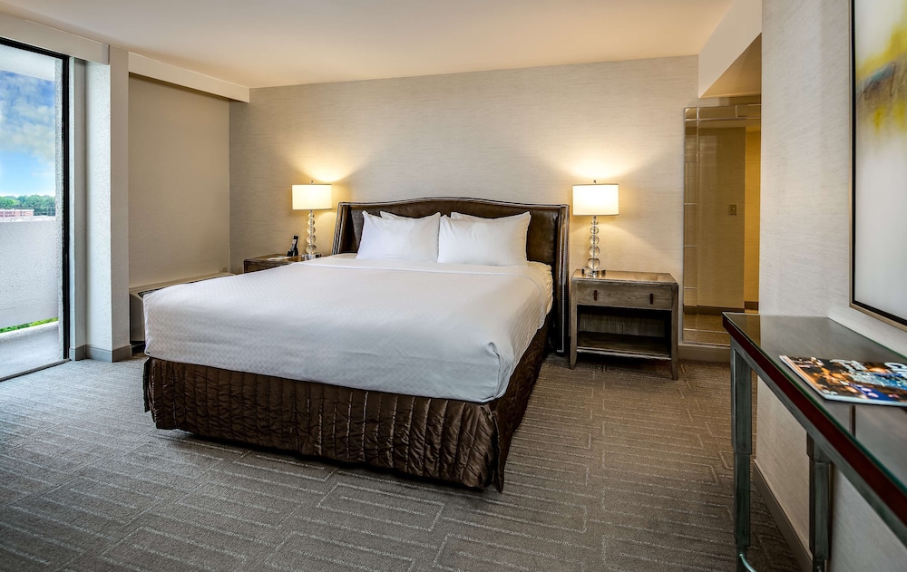 Sonesta Charlotte Lower South End 13/62
