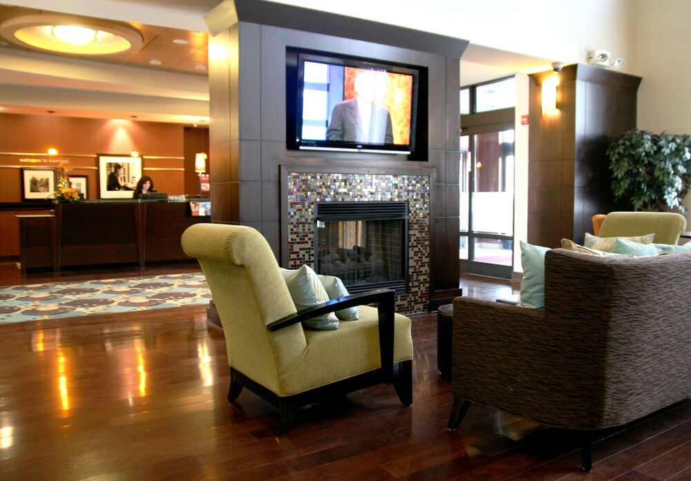 Hampton Inn Suites Detroit Canton 55/89