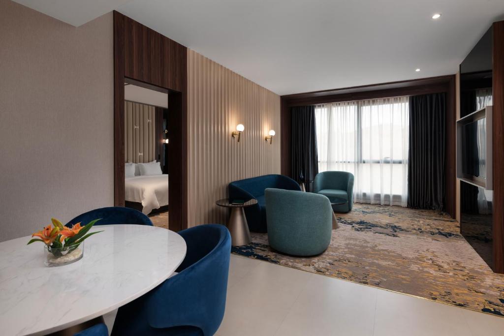 فندق وارويك الطائف(Warwick Al Taif Hotel) 15/28