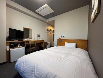 Single, King Bed, Electronic Cigarette Only