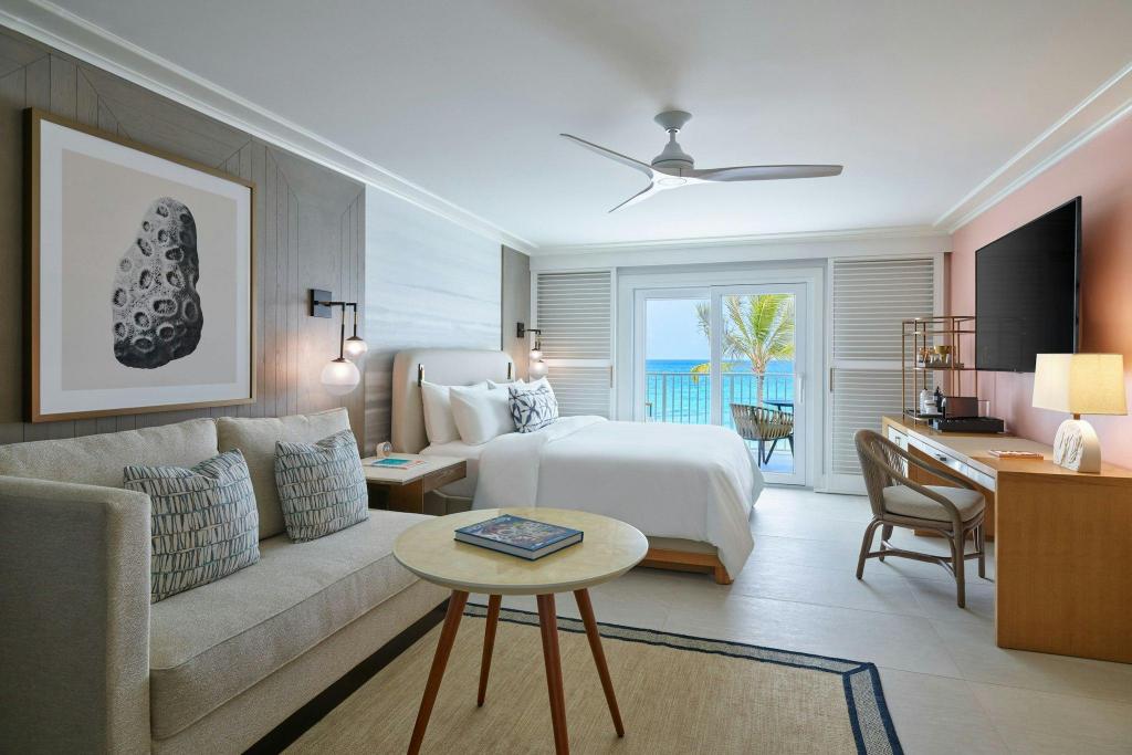 Guest Room, King Bed, Partial Water View, Balcony