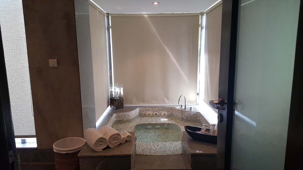 The Lalit Resort And Spa Bekal 20/68