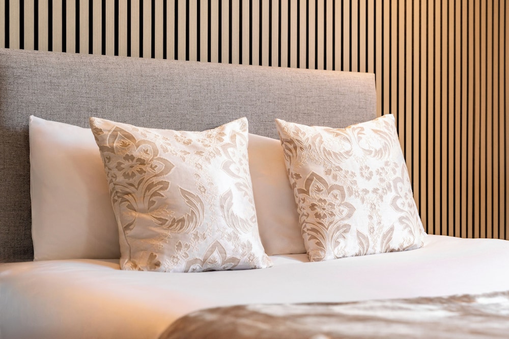 Airport Inn Manchester Hotel and Spa 35/71