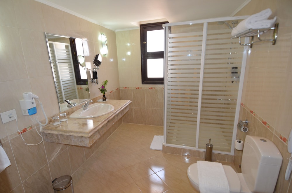 ROHANOU BEACH RESORT AND ECOLODGE 35/35