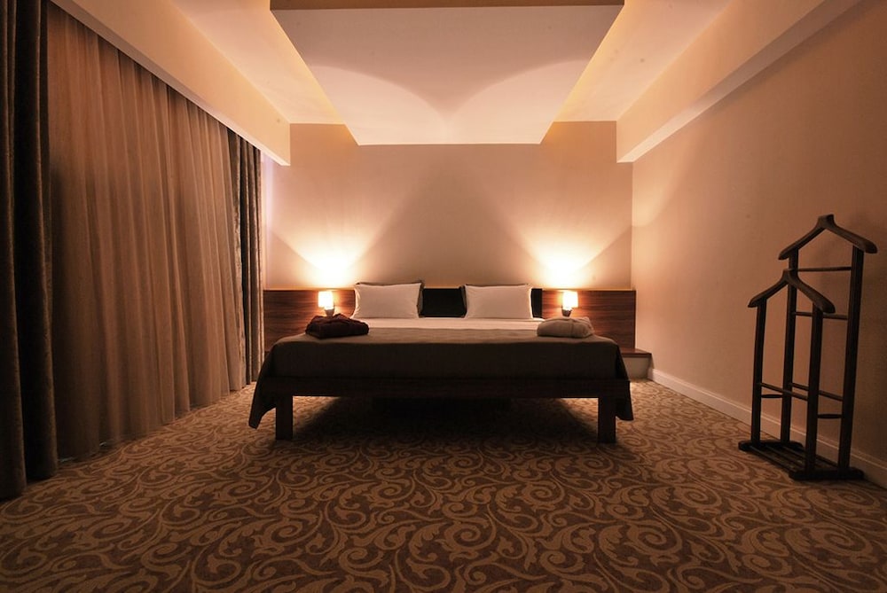 Madame Tadia Hotel 17/43