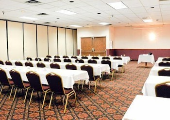 Quality Inn Suites Palm Island Indoor Waterpark 52/67