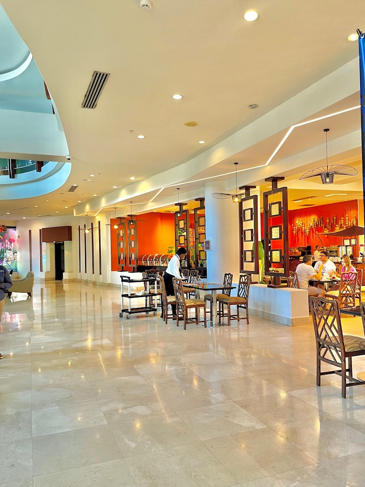 Sand Diamond Hotel (ex Four Points by Sheraton Colon) 24/31