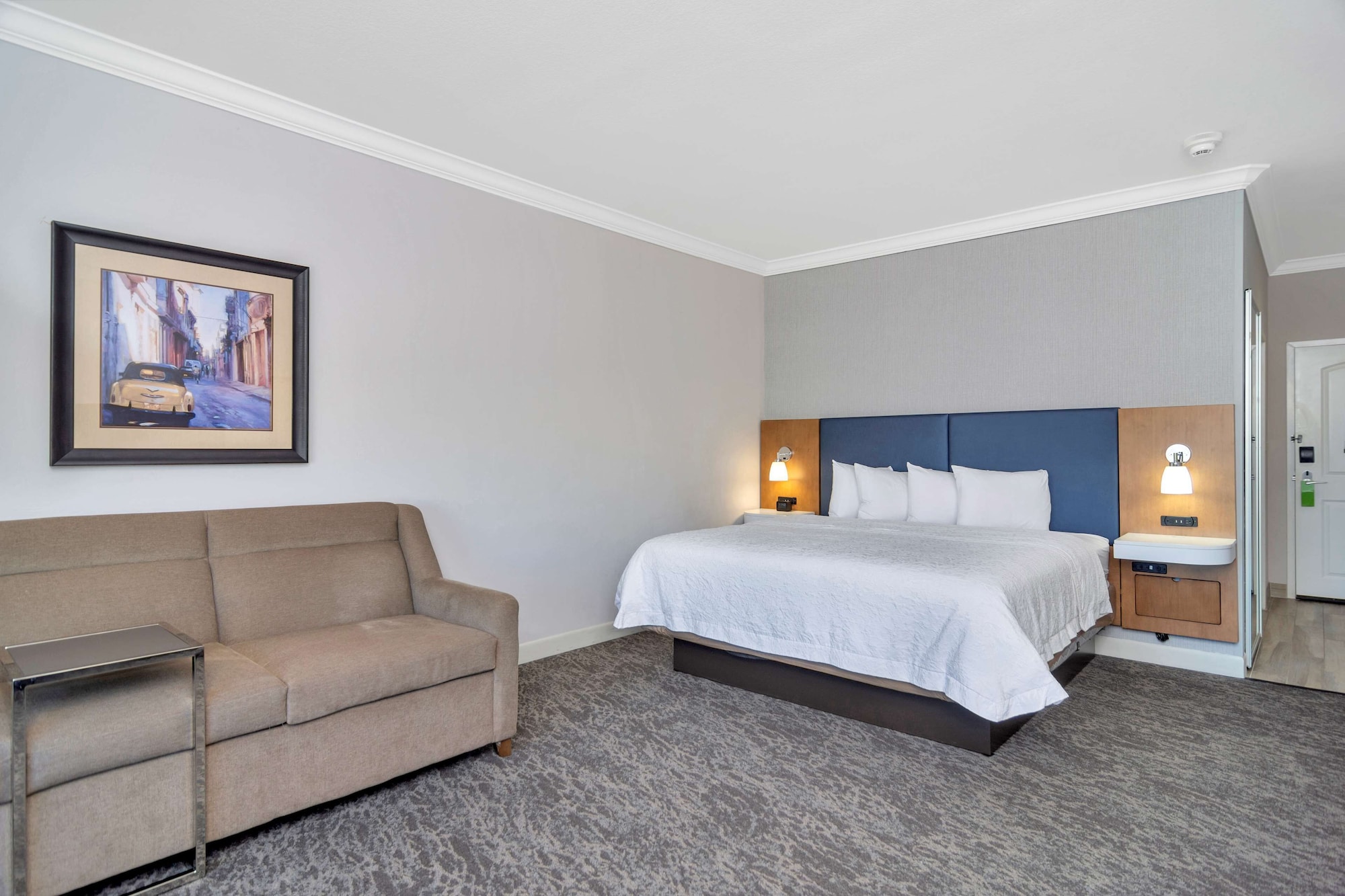 Studio, King Bed, Sofa, Accessible
