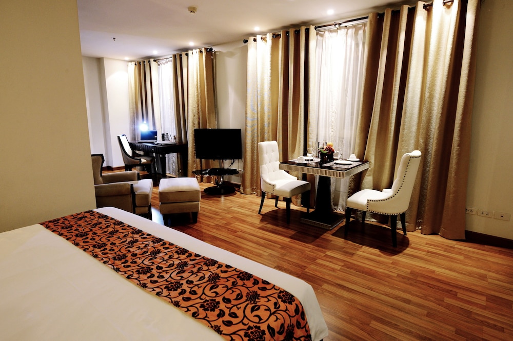 The Bless Hotel And Residence 12/80