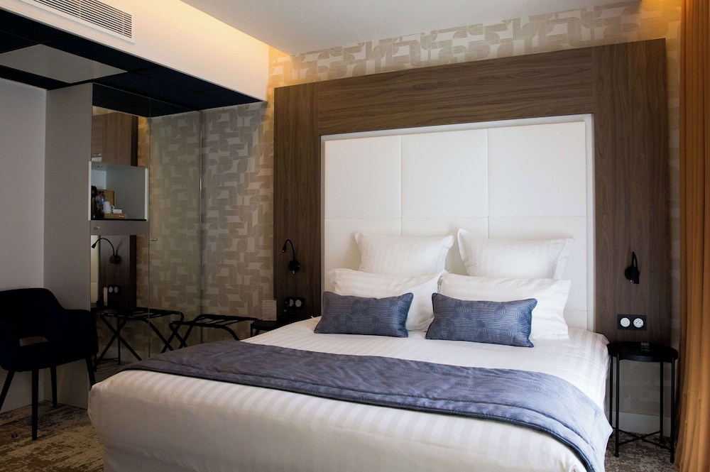 SUPERIOR, KING BED